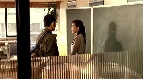 成人和学生对视视频,一场心灵的对话